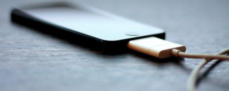 Gece Boyunca Şarj Etmek Zararlı Mı? Ne Kadar Şarj Olsa Yeterlidir? Gece Boyunca Şarj Etmek Zararlı Mı? Ne Kadar Şarj Olsa Yeterlidir?