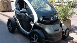 Renault, Stockholm’de ilk elektrikli araba mağazasını açtı Renault, Stockholm'de ilk elektrikli araba mağazasını açtı